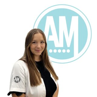 🥗✨ ¡En AM Training damos un paso más para cuidar de ti!Nos alegra anunciar que a partir de ahora ofrecemos servicio de nutrición y dietética, pensado no solo para nuestros clientes, sino también para cualquier persona que quiera mejorar su alimentación, ganar salud y aprender a disfrutar de la comida de una manera equilibrada.Para ello, contamos con una nueva incorporación a nuestro equipo: Alba, nuestra nutricionista. Alba llega con mucha ilusión, formación y experiencia para ayudarte a lograr tus objetivos, ya sea optimizar tu rendimiento deportivo, mejorar tu bienestar o aprender a llevar un estilo de vida más saludable y sostenible.👋 ¡Bienvenida, Alba! Estamos felices de que formes parte de la familia de AM Training y también seguros de que aportarás un gran valor a todas las personas que confíen en ti.#Nutrición #Salud #Bienvenida #Equipo #Cuidarse